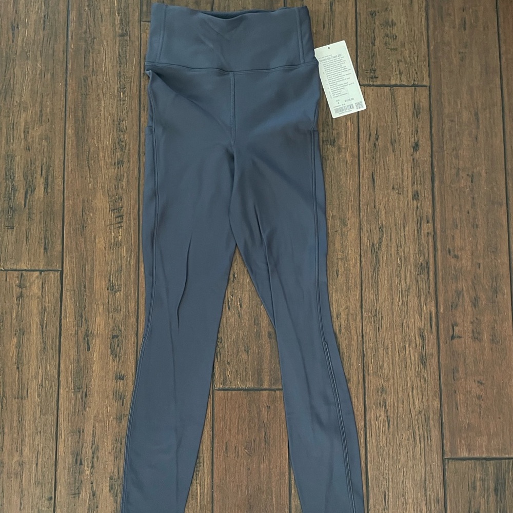 Lululemon Speed Up Tight size 4, 28” inseam!